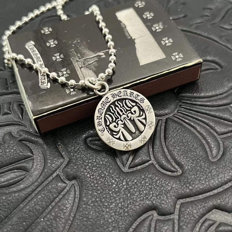 Ch*0me He**ts necklaces